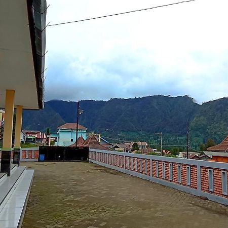 Bromo Holiday Guest House Ngadisari Buitenkant foto